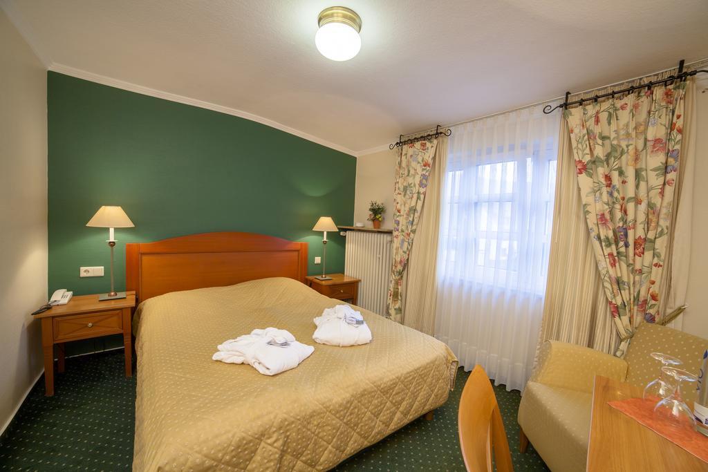 Hotel Zur Post Waldbreitbach Eksteriør billede
